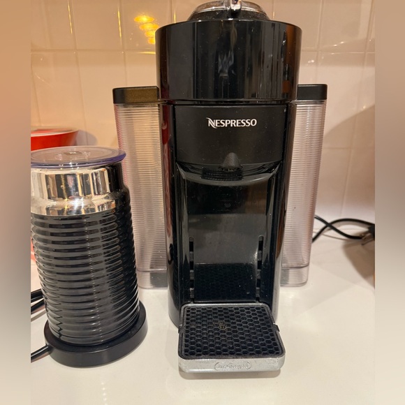 Nespresso Vertuo Coffee Espresso Maker Black with frother